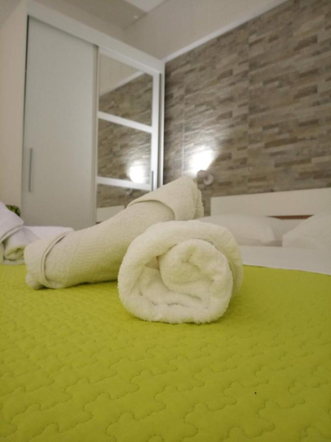 Apartments Meri Vodice Bagian luar foto