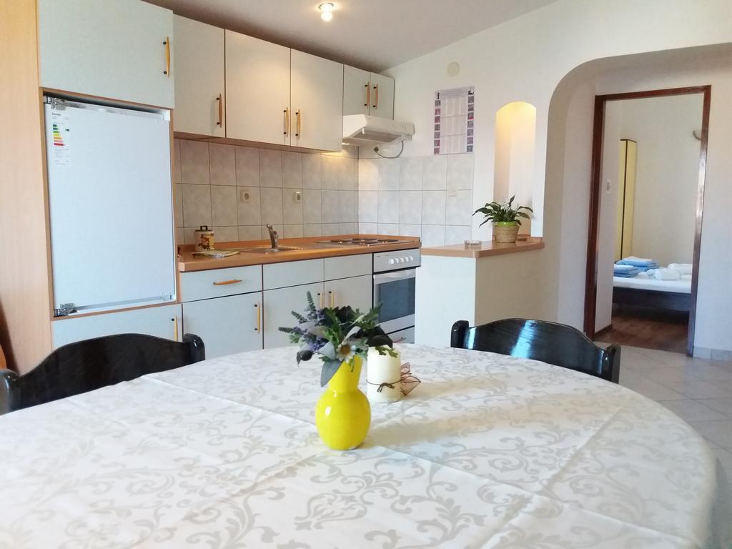 Apartments Meri Vodice Bagian luar foto
