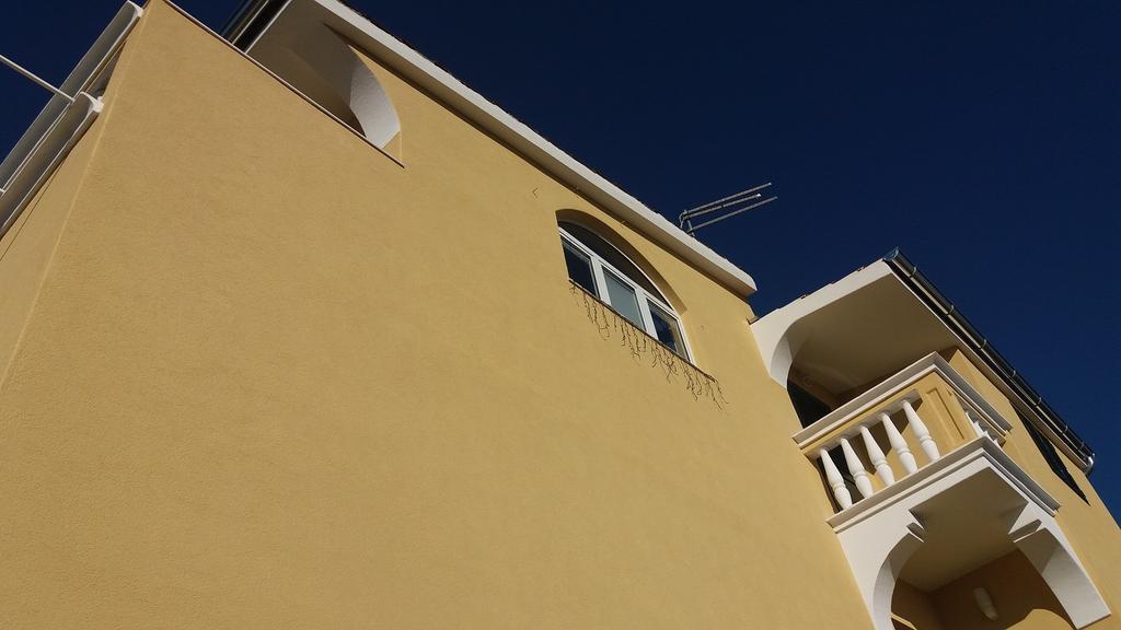 Apartments Meri Vodice Bagian luar foto