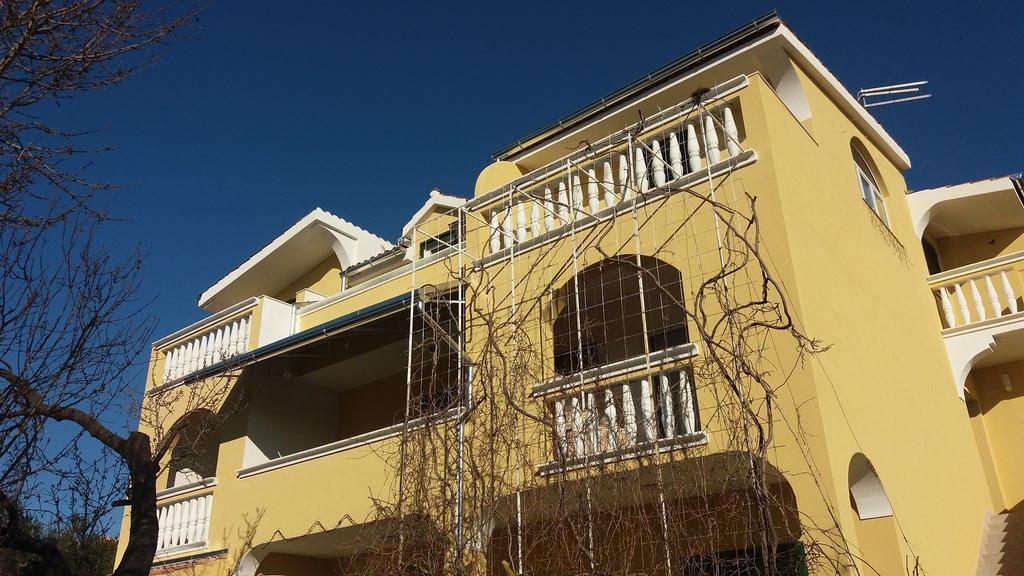 Apartments Meri Vodice Bagian luar foto