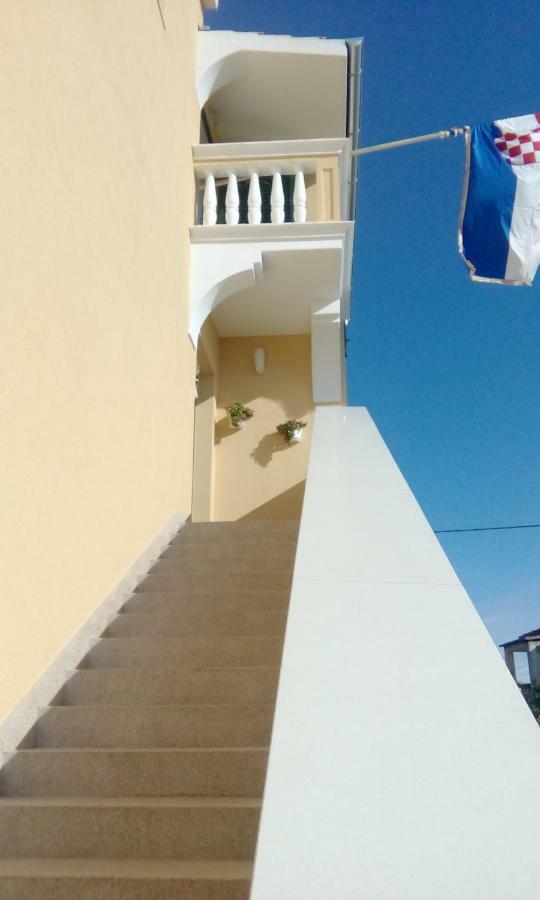 Apartments Meri Vodice Bagian luar foto