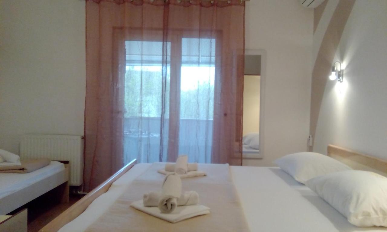 Apartments Meri Vodice Bagian luar foto