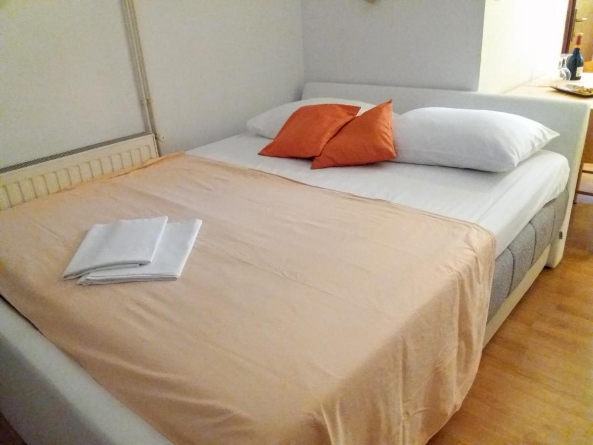 Apartments Meri Vodice Bagian luar foto