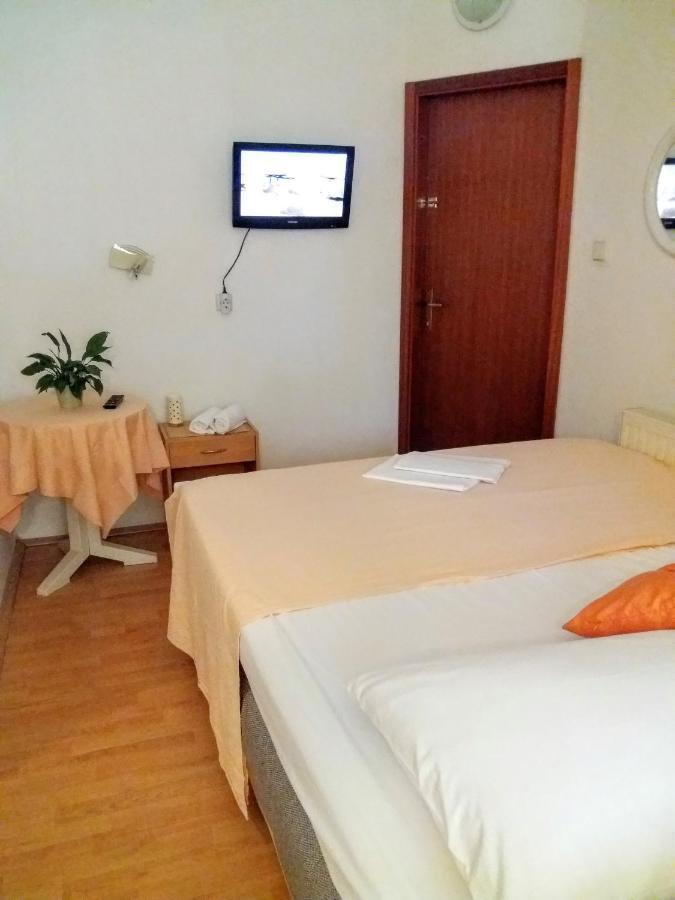 Apartments Meri Vodice Bagian luar foto